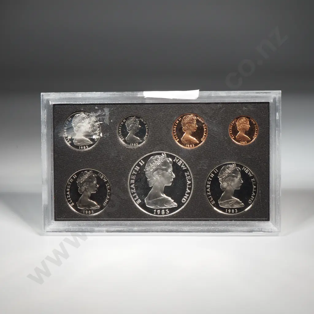 1983 New Zealand Proof Coin Set w Silver Dollar  Image 1++