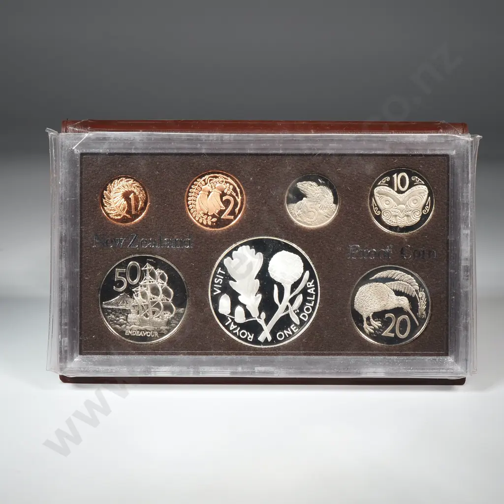New Zealand Proof Coin Set w Silver One Dollar  Image 1++