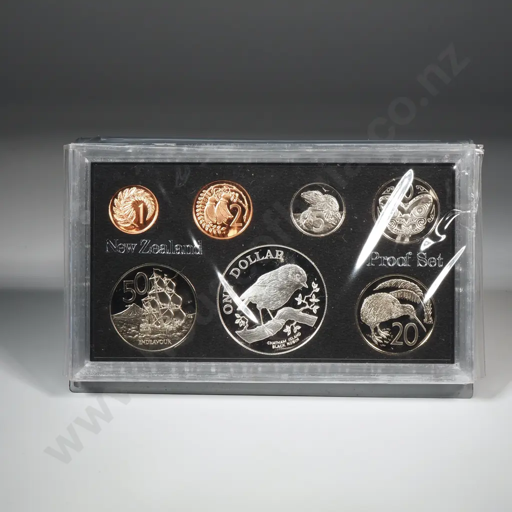 New Zealand Proof Coin Set w Silver One Dollar  Image 1++
