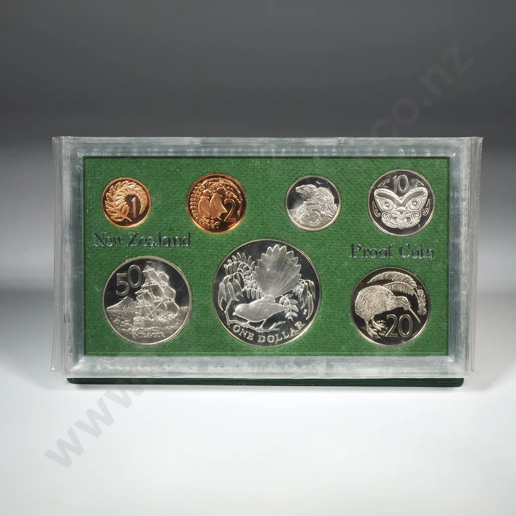 New Zealand Proof Coin Set w Silver One Dollar  Image 1++