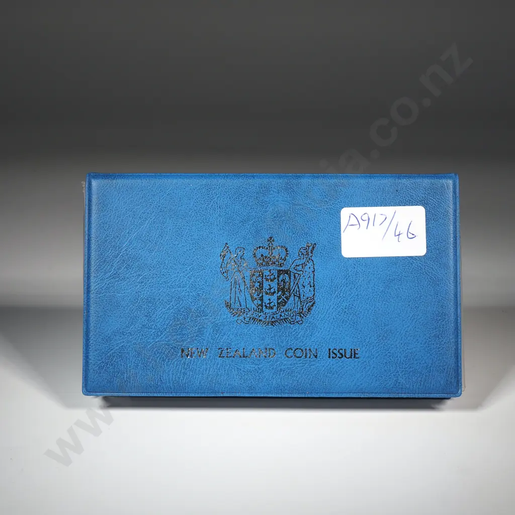 New Zealand Proof Coin Set w Silver One Dollar  Image 1++
