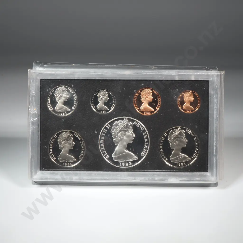 New Zealand Proof Coin Set w Silver One Dollar  Image 1++