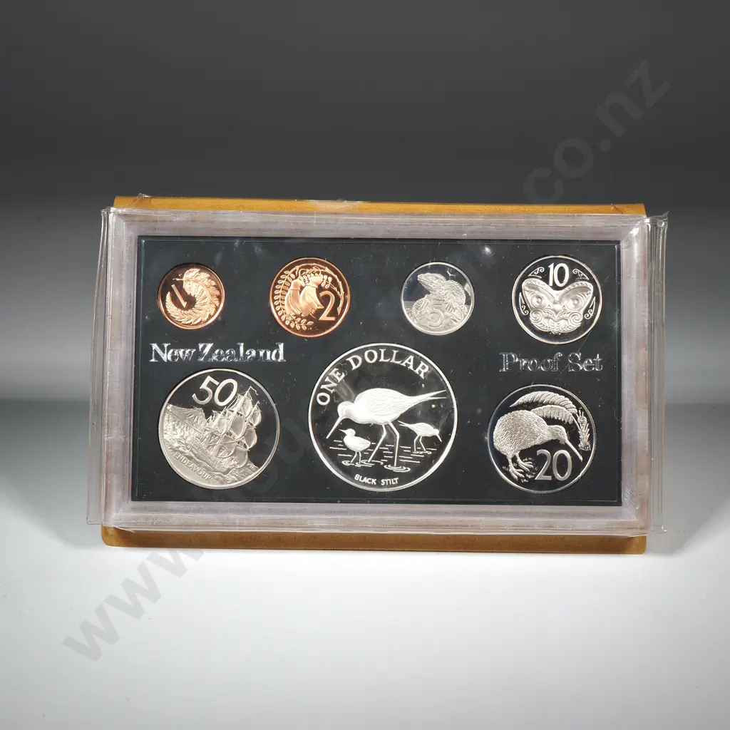 New Zealand Proof Coin Set w Silver One Dollar  Image 1++
