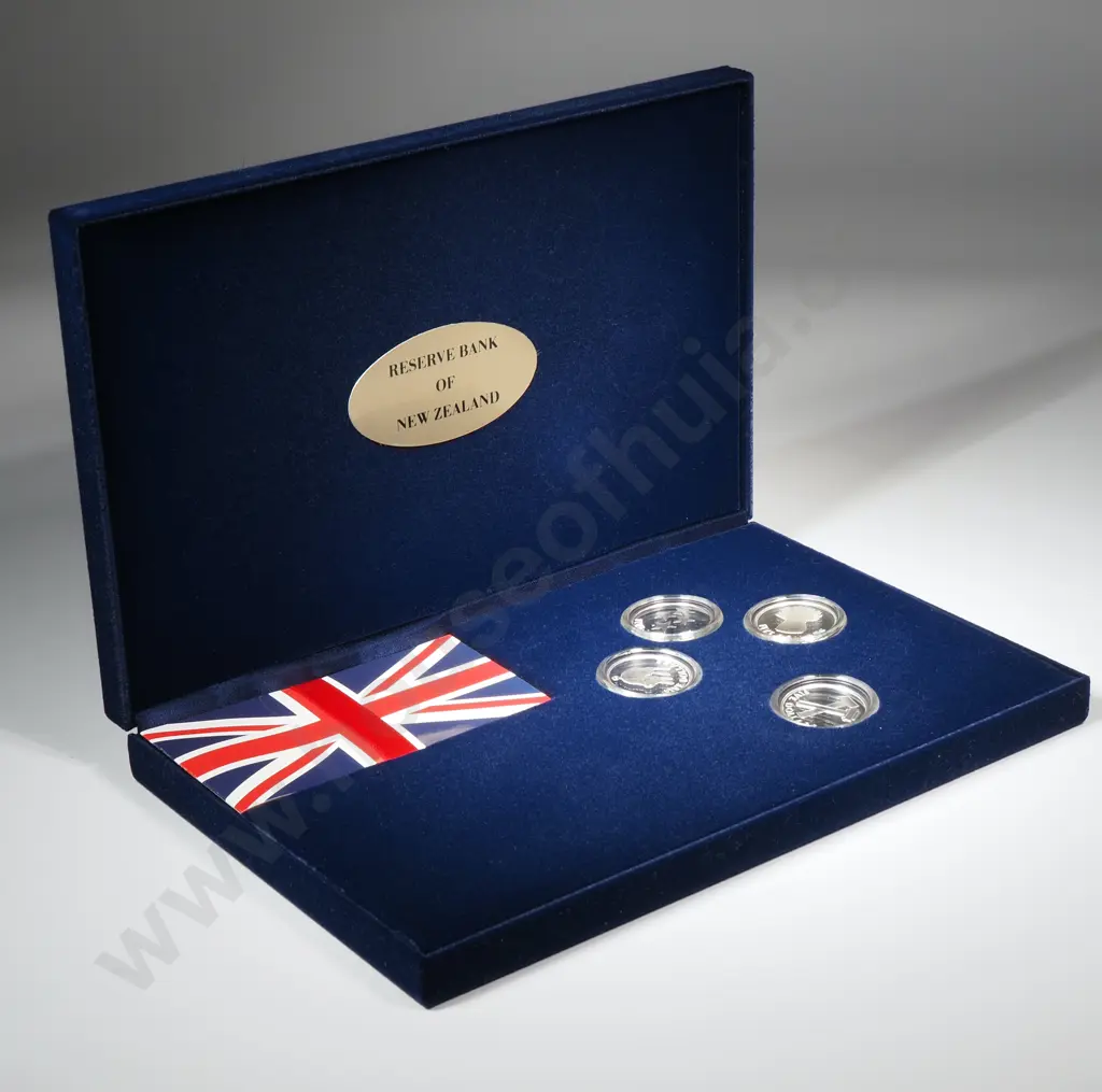 1998 Pride in New Zealand Four Coin Silver Proof Set  Image 1++