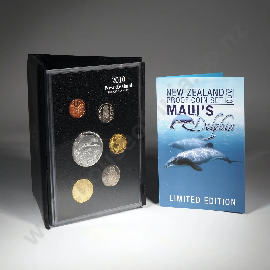 2010 New Zealand proof Coin Set w Silver One Ounce Proof Coin  Image 1++