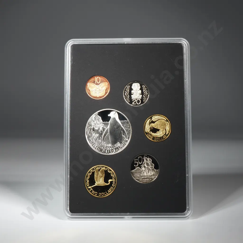 2011 New Zealand  Yellow Eyed Penguin Proof Currency Set - One Ounce Silver Coin Image 1++