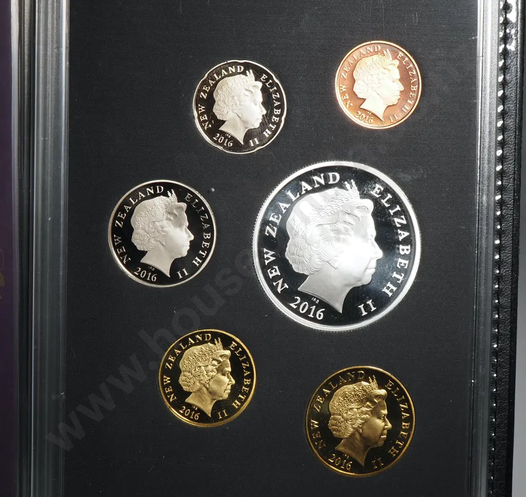 2016 New Zealand Proof Currency Set w One Ounce Silver Proof Coin  Image 1++