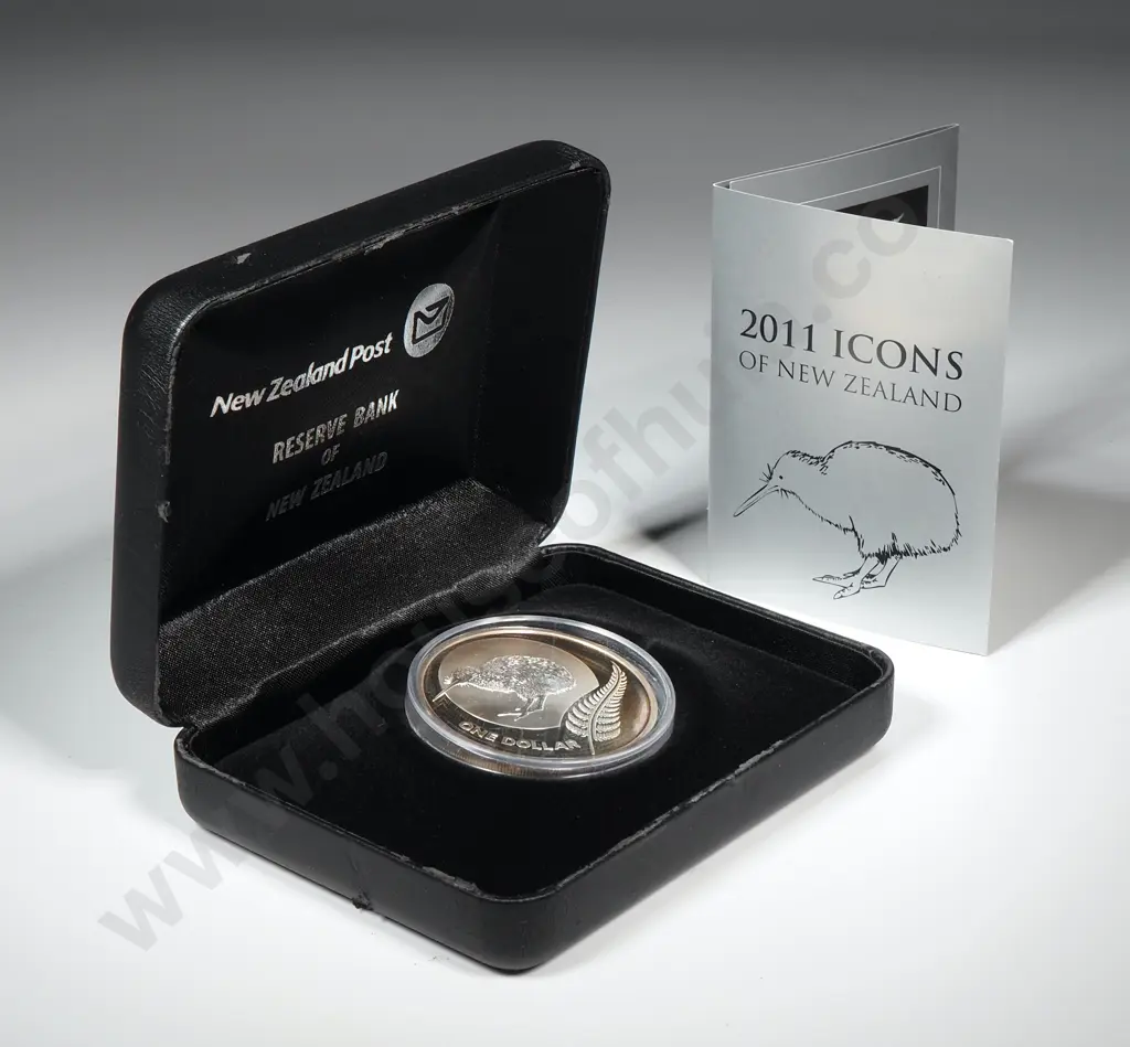 2011 Icons of New Zealand Silver Proof Coin NZ Kiwi- One Ounce Silver Image 1++