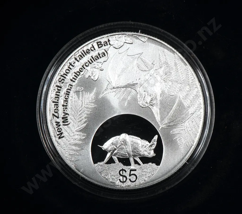 2013 Short Tailed Bat One Ounce Silver Proof Coin CV $260 Image 1++