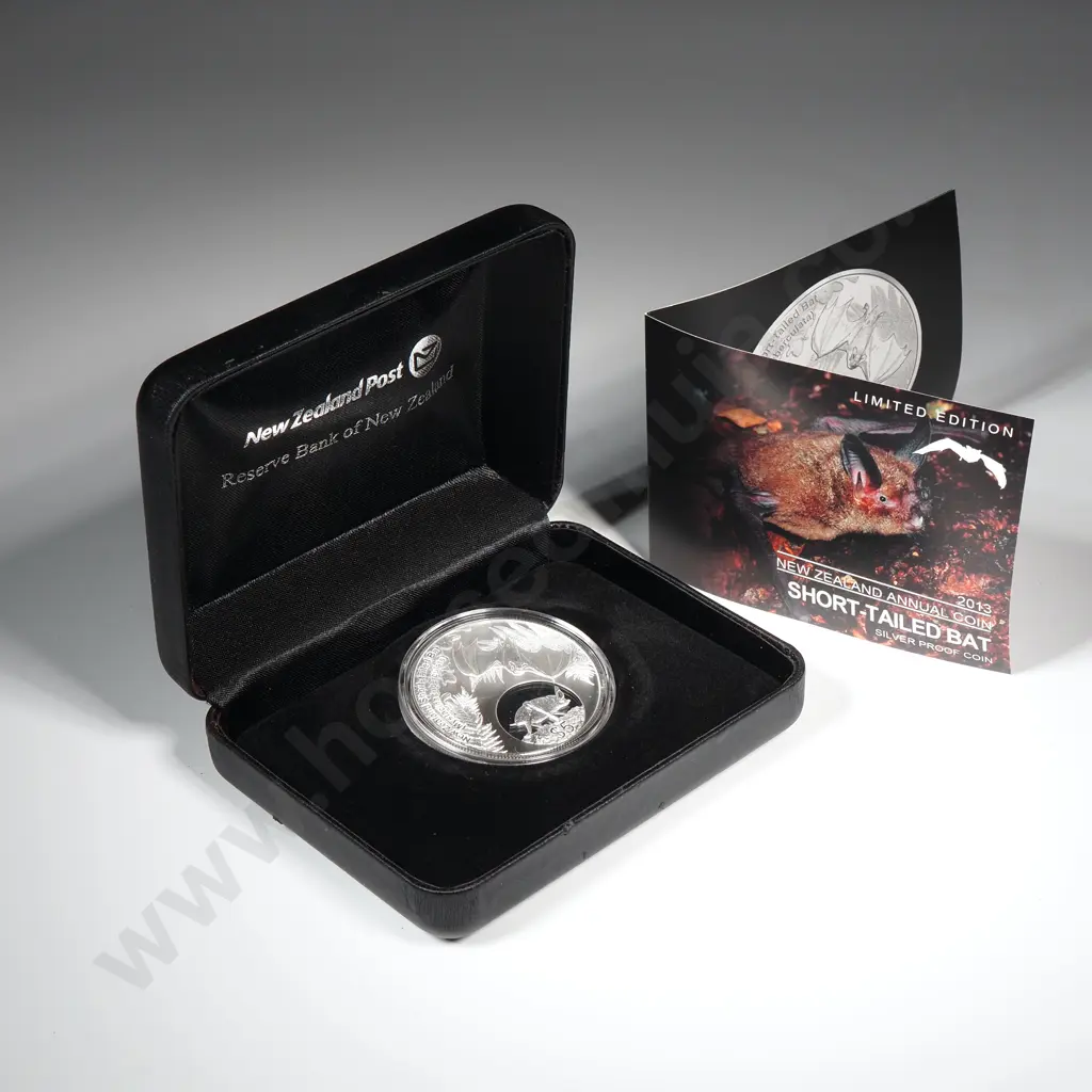 2013 Short Tailed Bat One Ounce Silver Proof Coin CV $260 Image 1++