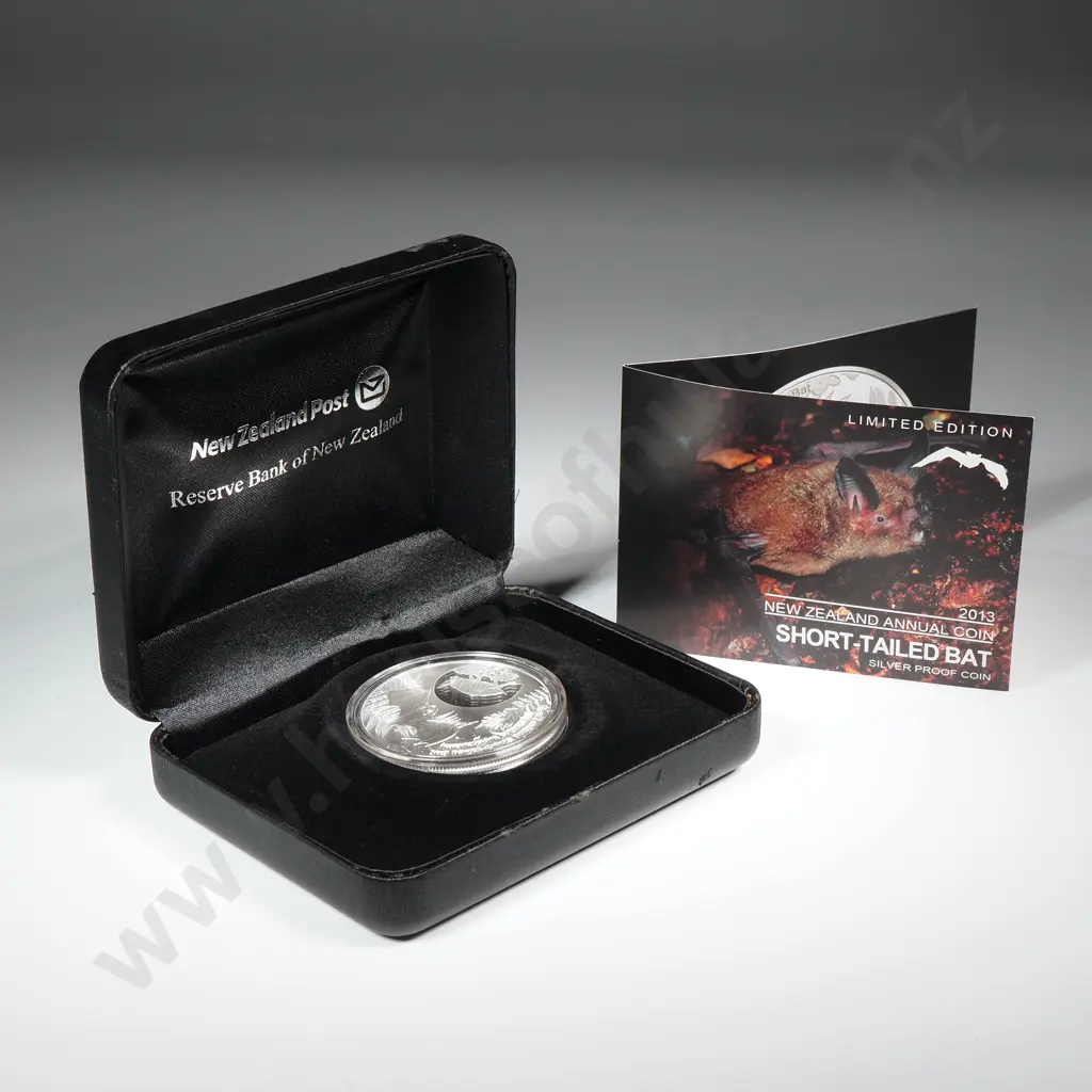 2013 Short Tailed Bat One Ounce Silver Proof Coin CV $260 Image 1++