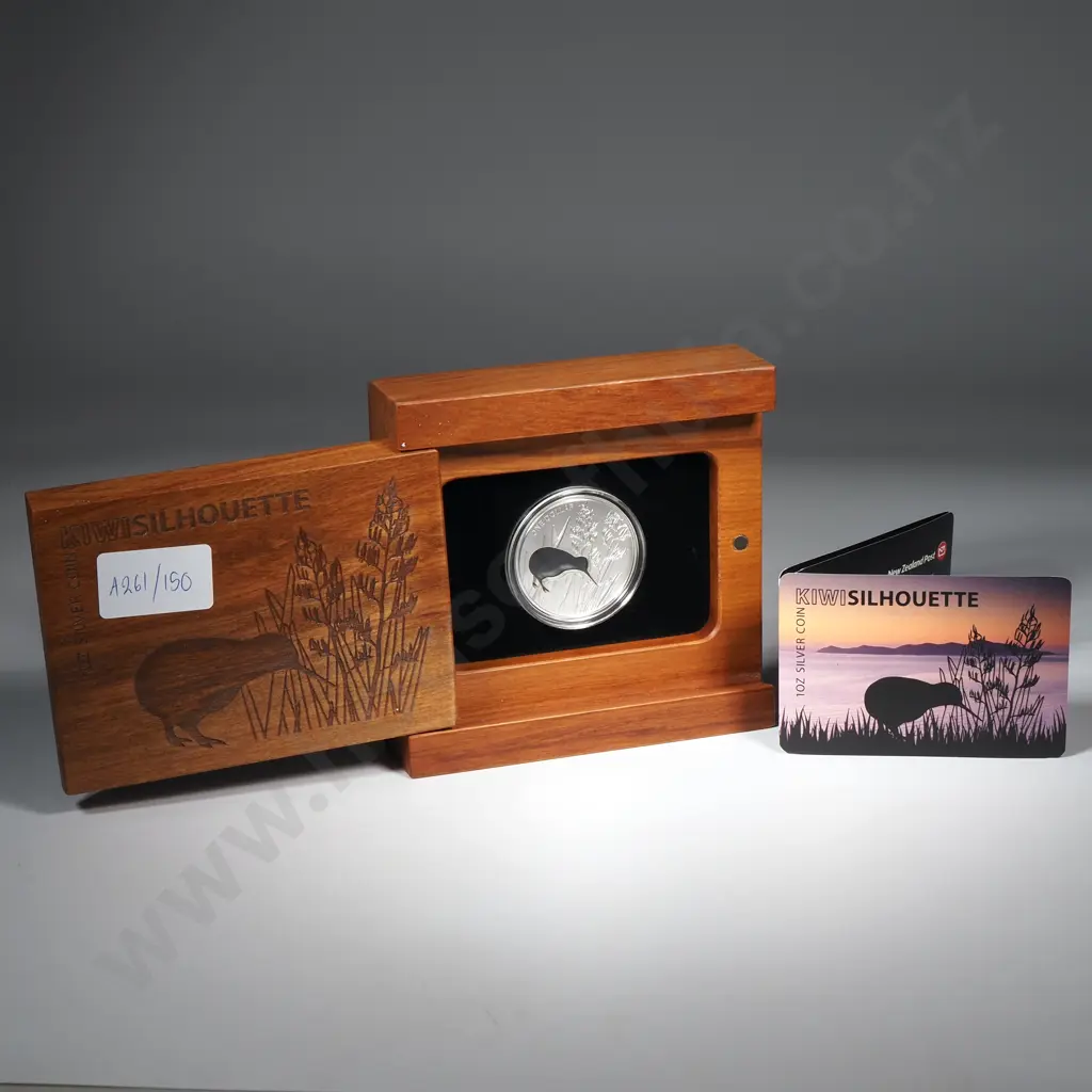 2015 One Ounce Silver Proof Kiwi Silhouette Coin CV $225 Image 1++