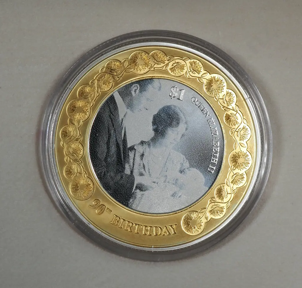 2016 New Zealand QEII 90th Birthday Coin One Ounce Silver Proof Image 1++