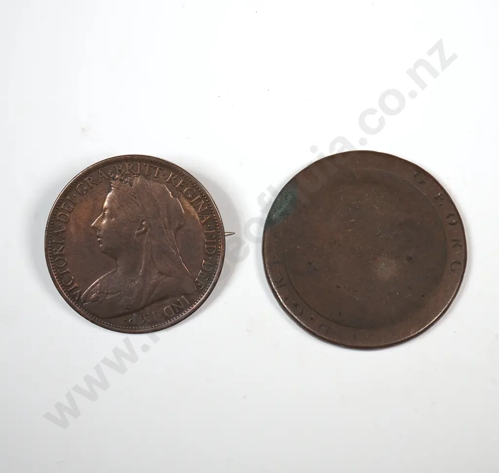 United Kingdom Cartwheel Penny & Brooch Mounted Penny  Image 1++