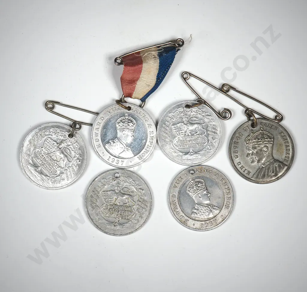 Assorted Royal Commemorative Token  Image 1++