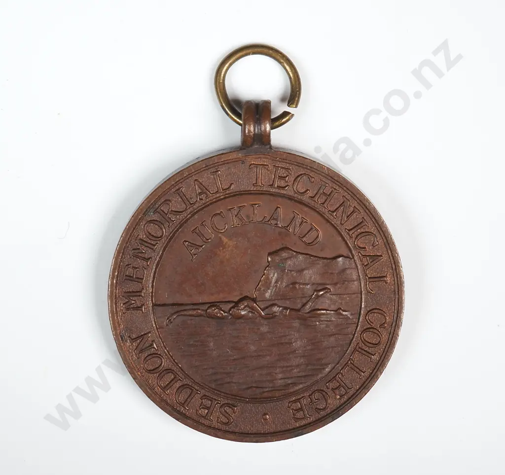 Copper medal “SEDDON MEMORIAL TECHNICAL COLLEGE / AUCKLAND”, 27mm Image 1++
