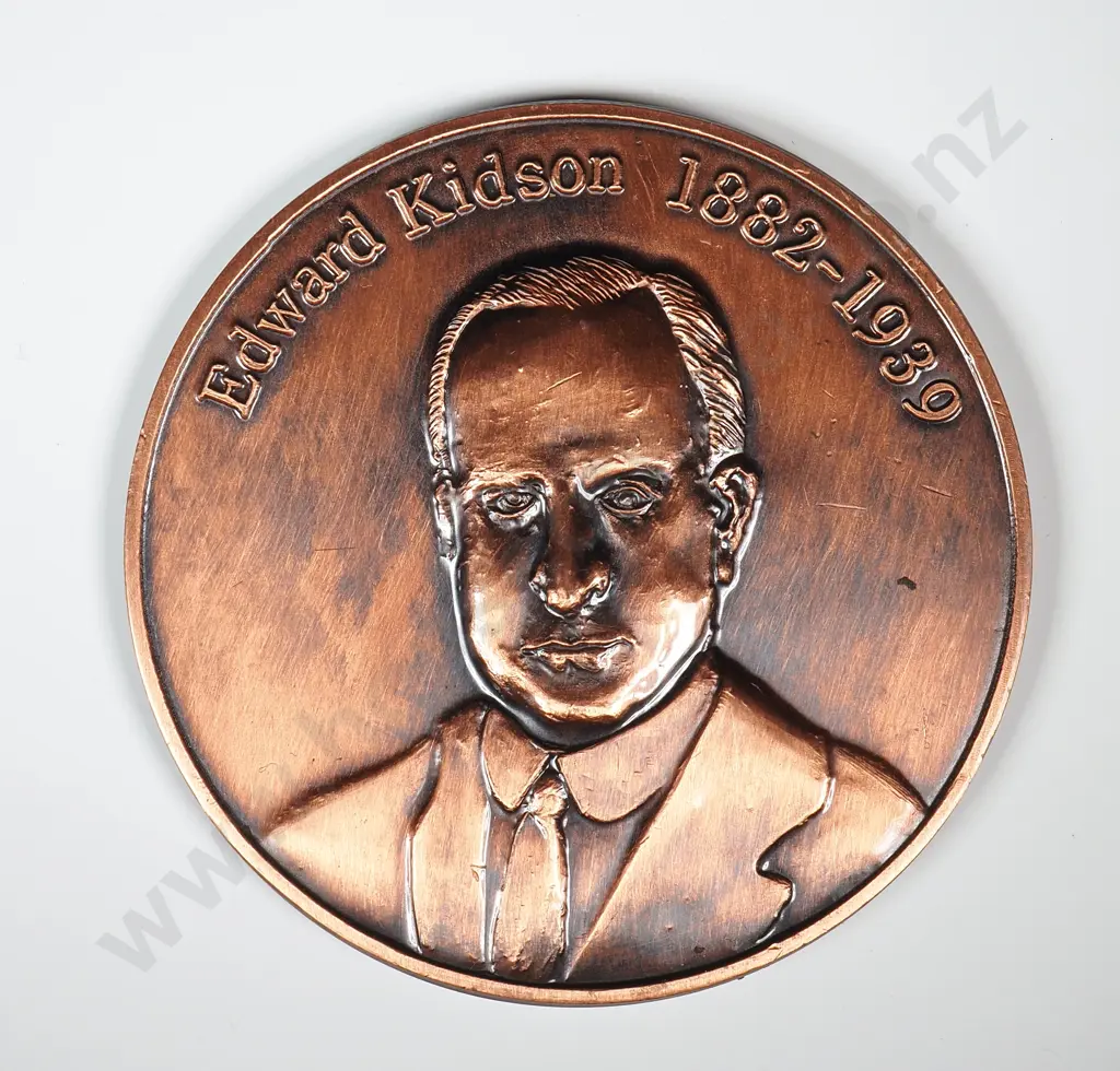 Copper medal “METEOROLOGICAL SOCIETY OF NEW ZEALAND”,  “EDWARD KIDSON  1882-1939”, 59mm, with paperwork Image 1++
