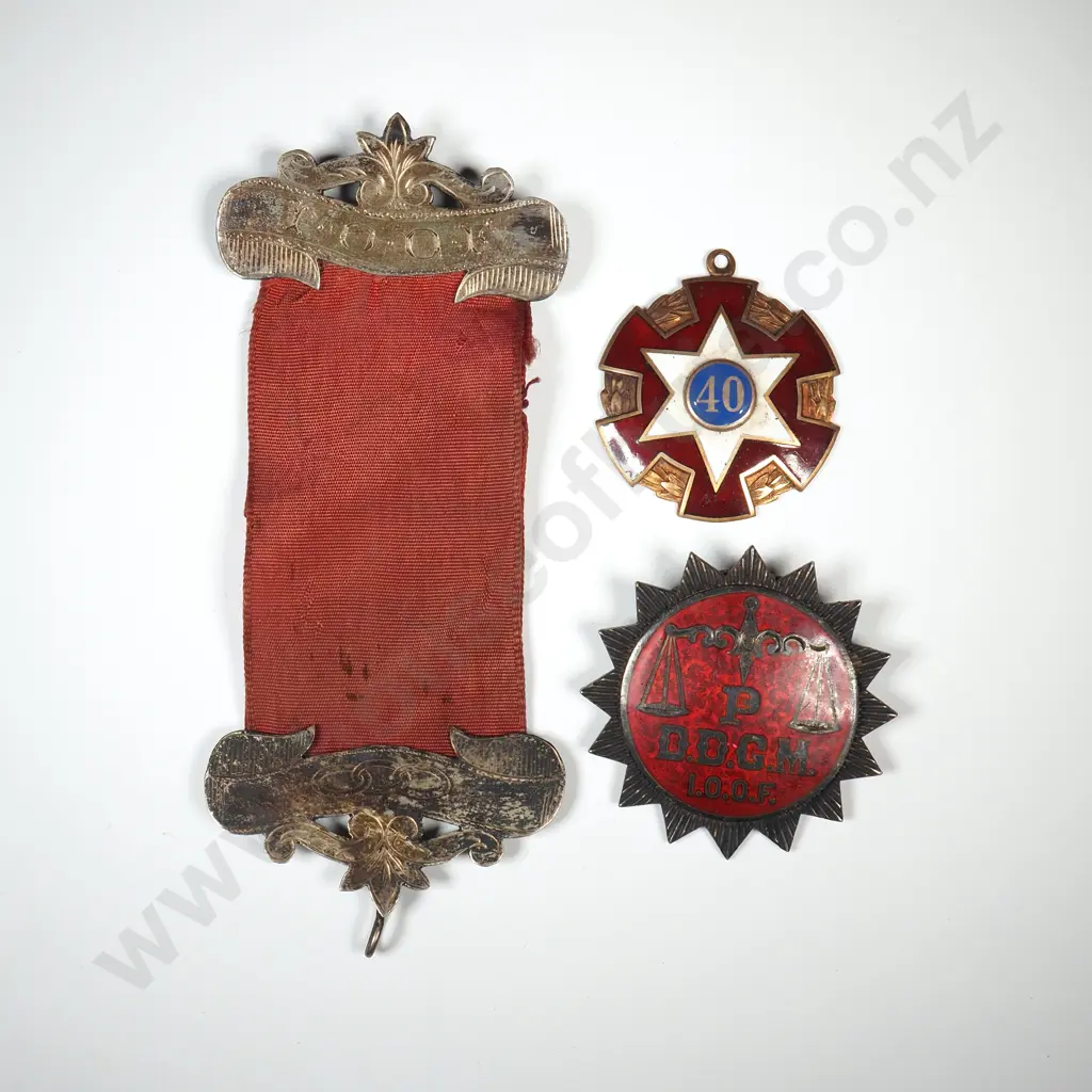 Two Order of Odd Fellows Medals - One 9ct Gold Image 1++