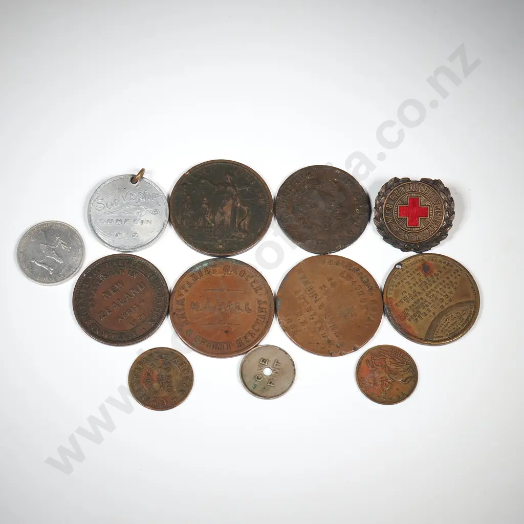Assorted Lot Of NZ Tokens & Commemoratives  Image 1++