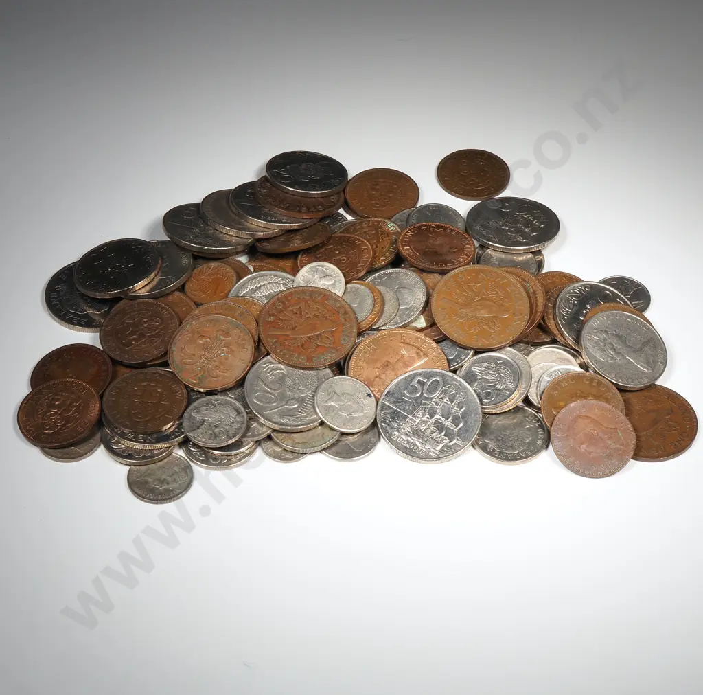 Large Assorted Lot of Mainly New Zealand Predecimal & Decimal Coinage Image 1++