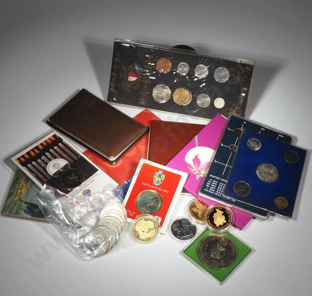 26 Misc World Coins, Sets & Commemorative Medals  Image 1++