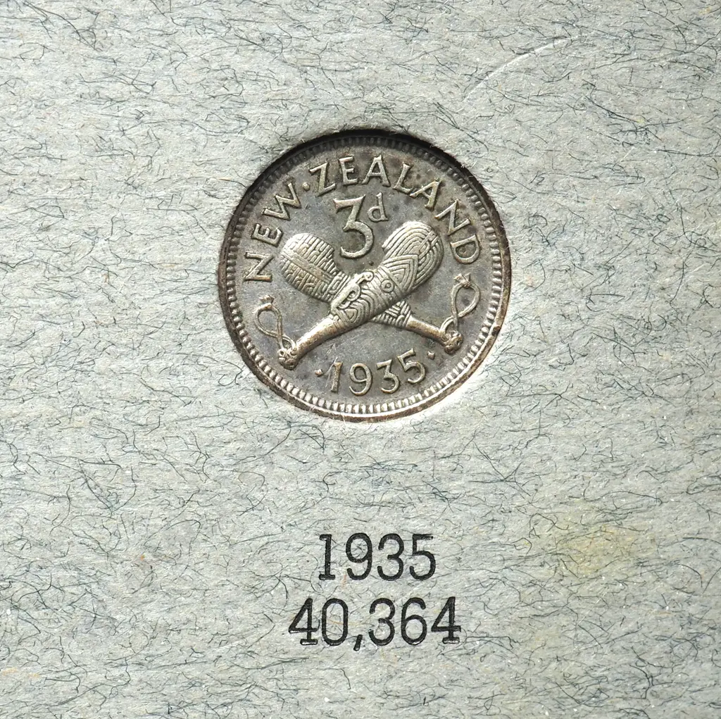 New Zealand Threepence & Sixpence Album incl 1935 Threepence  Image 1++