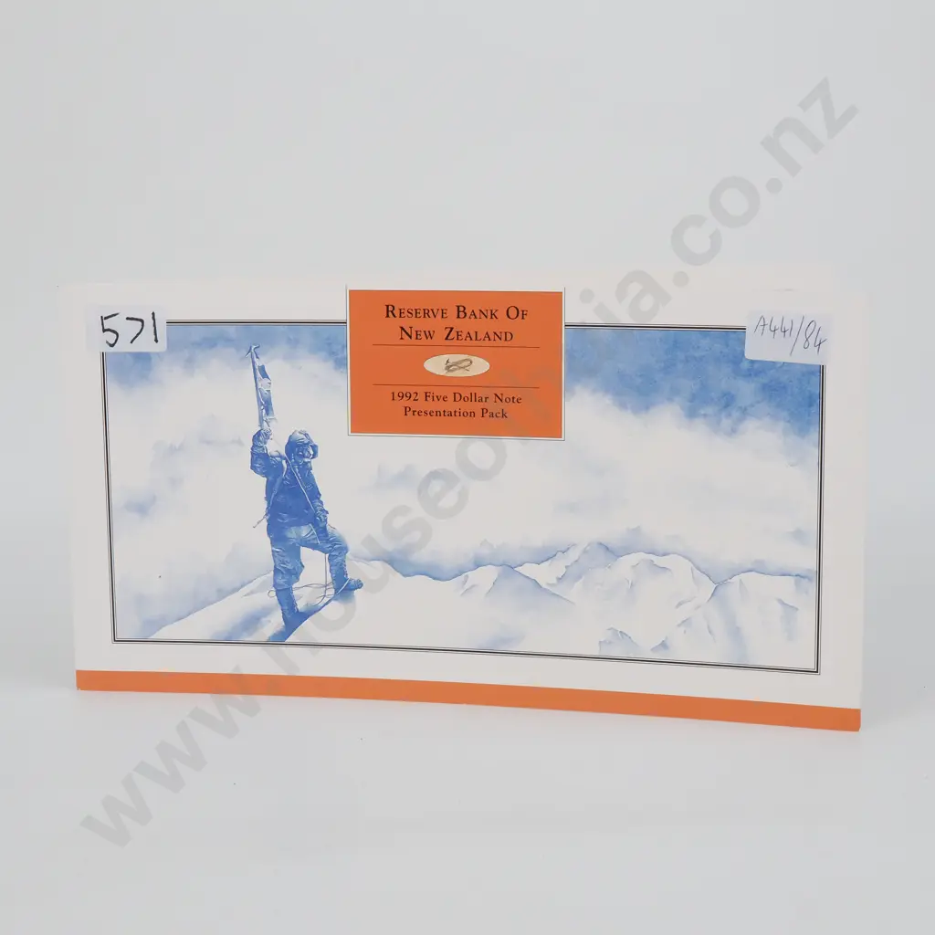 1992 New Zealand Uncut Sheet of Four Five Dollar Banknotes - Presentation Pack  Image 1++