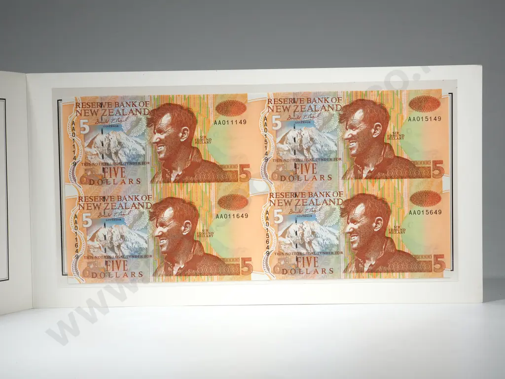 1992 New Zealand Presentation Uncut Sheet of Four Five Dollar Banknotes  Image 1++
