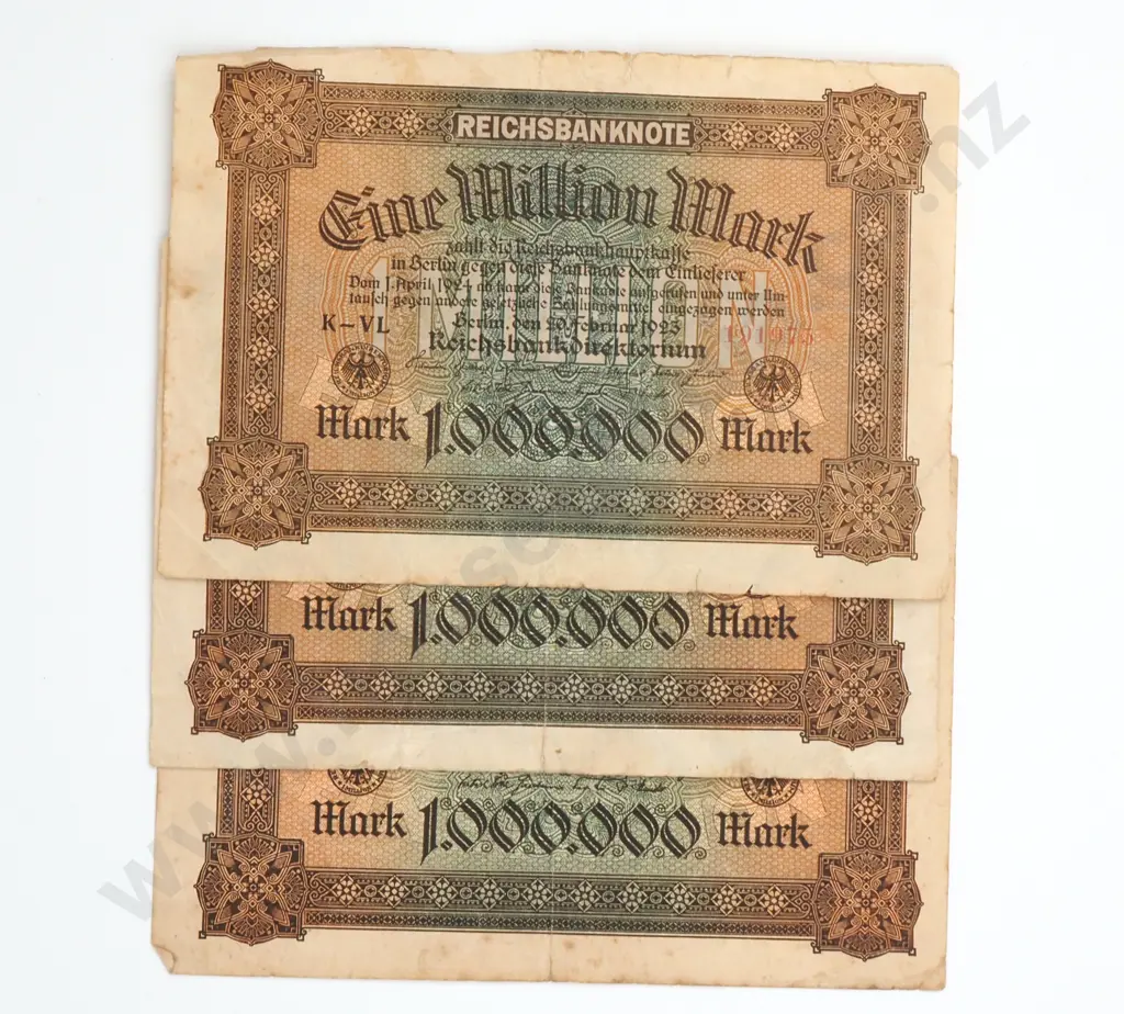 Three German Hyperinflation 1 Million Mark Banknotes  Image 1++