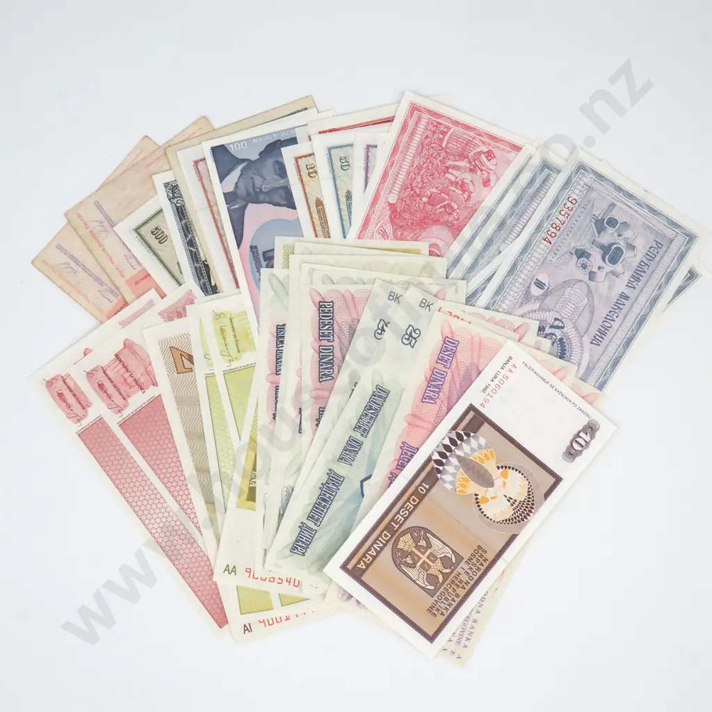 Large Lot of Main AUNC Eastern European Banknotes  Image 1++