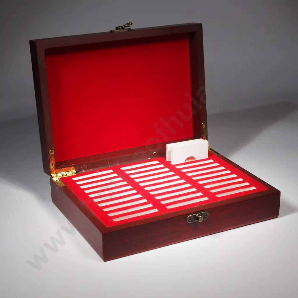 Wooden Card Collectors Box  Image 1++