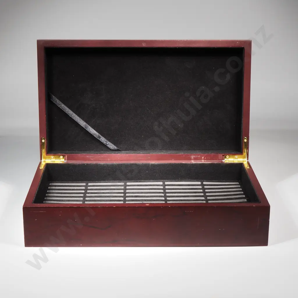 Wooden Card Collectors Box  Image 1++