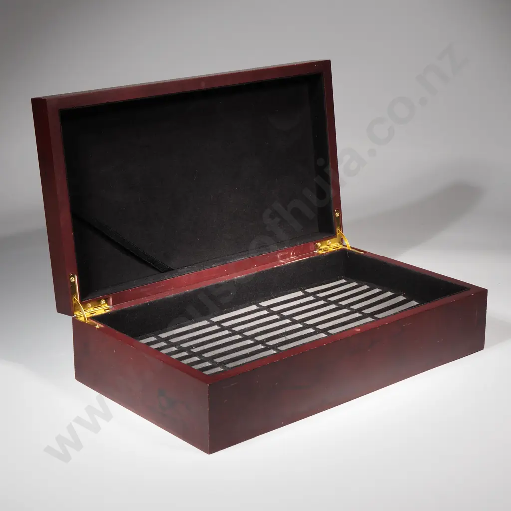Wooden Card Collectors Box  Image 1++