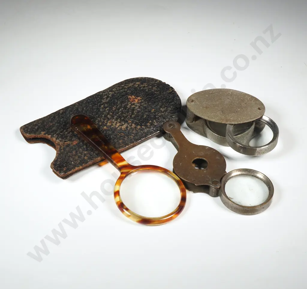 Three Assorted Vintage Magnifying Glasses Image 1++