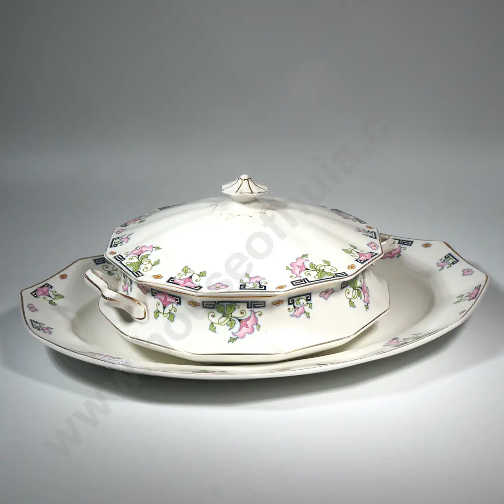 Two Graduated Ashets, Lidded Tureen & Gravy Boat Image 1++