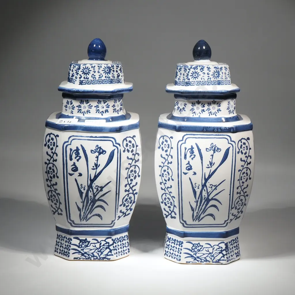 Large Pair of Blue & White Oriental Style Lidded Jars Image 1++