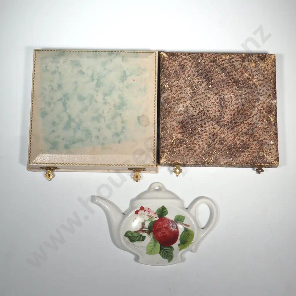 Boxed EPNS Cake Forks, Teaspoons & a Portmeirion Pomona Spoon Rest Image 1++