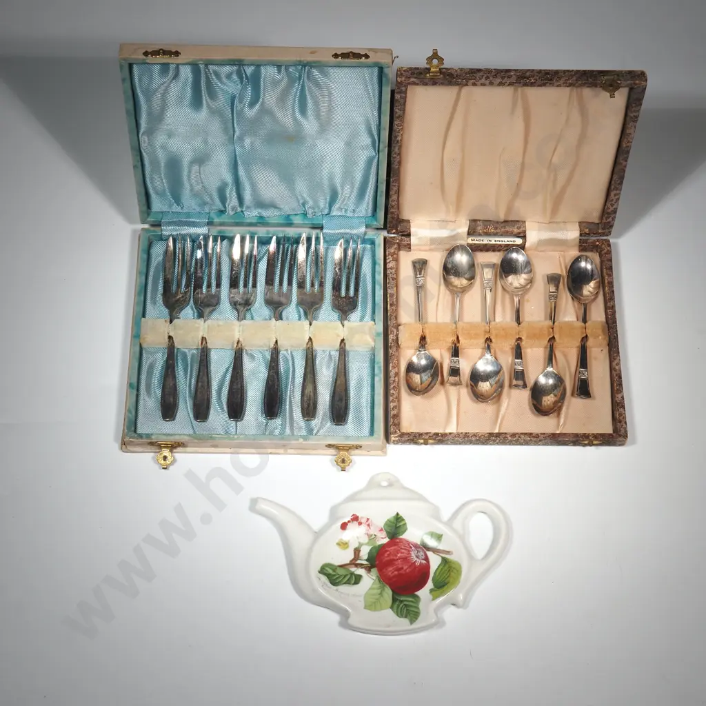 Boxed EPNS Cake Forks, Teaspoons & a Portmeirion Pomona Spoon Rest Image 1++