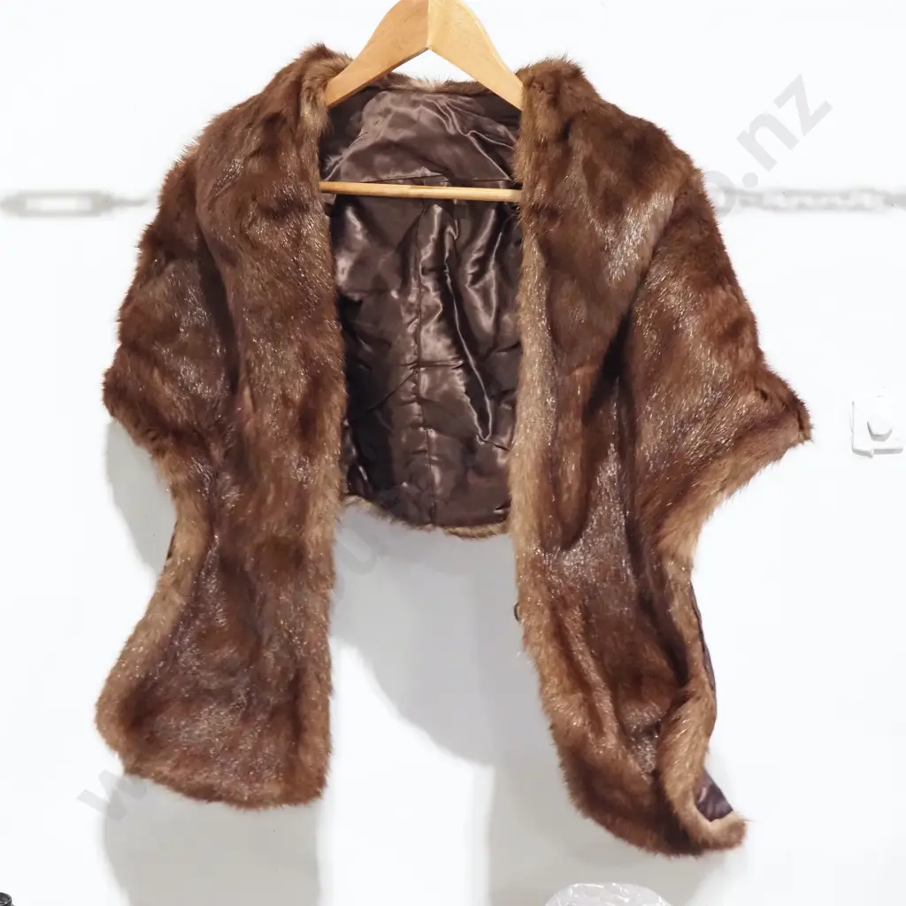 Vintage Ladies Muskquash Fur Stole - Excellent Condition Image 1++