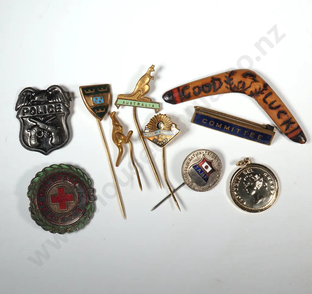 Assorted Lot of Vintage Badges  Image 1++