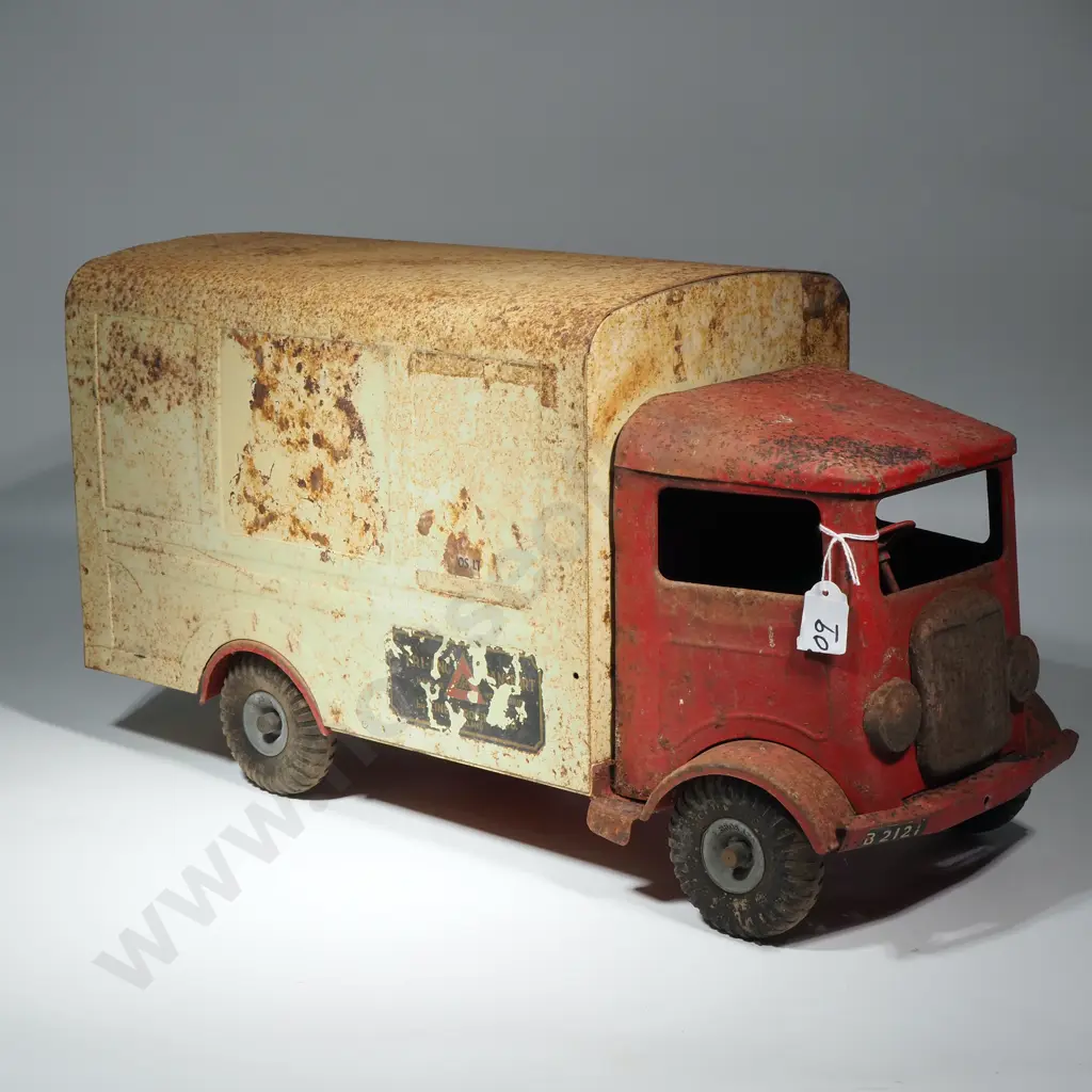 Triang LInes Brothers Pressed Steel Transport Van  Image 1++