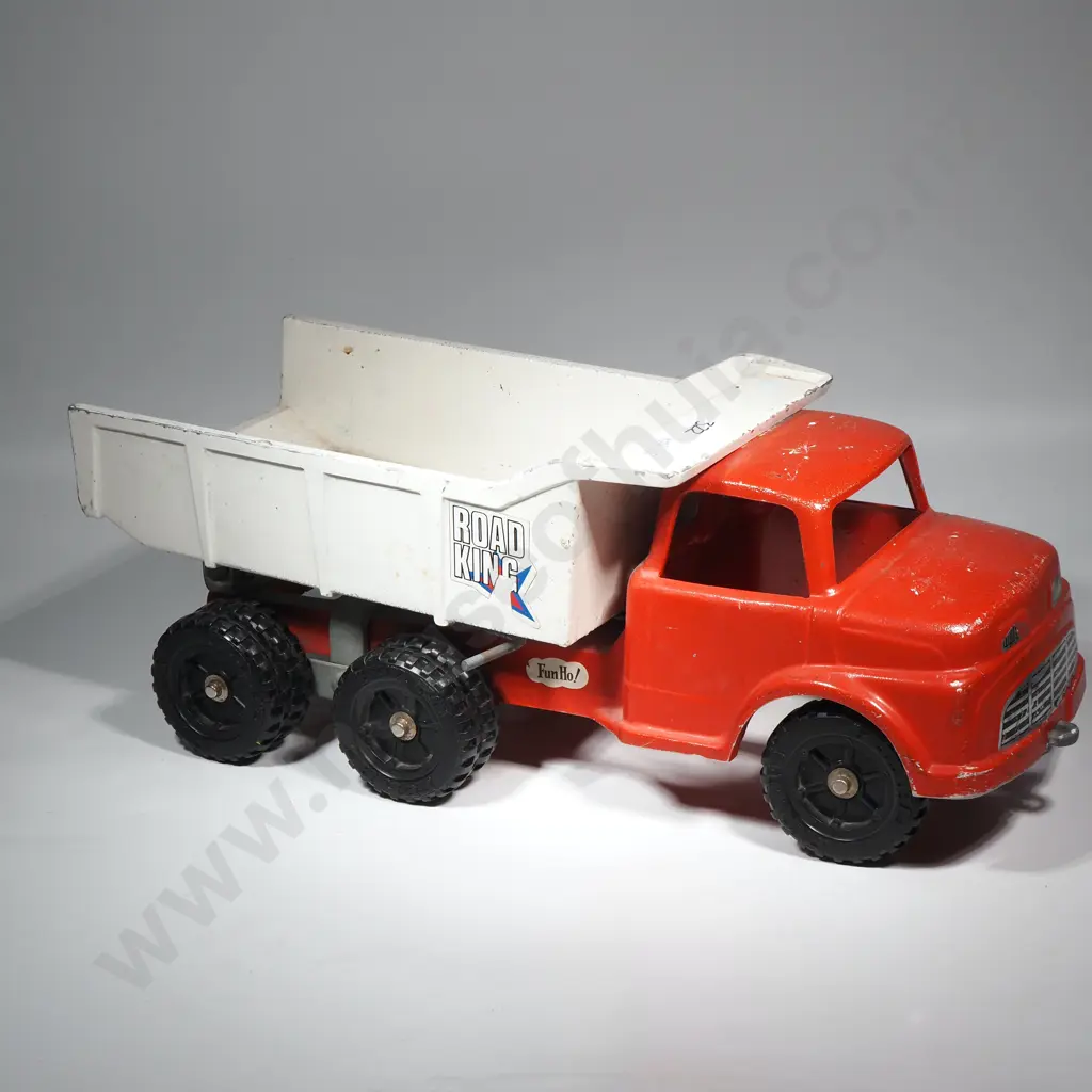 Large Fun Ho  Sandpit Truck w Red Carriage & White Trailer Image 1++