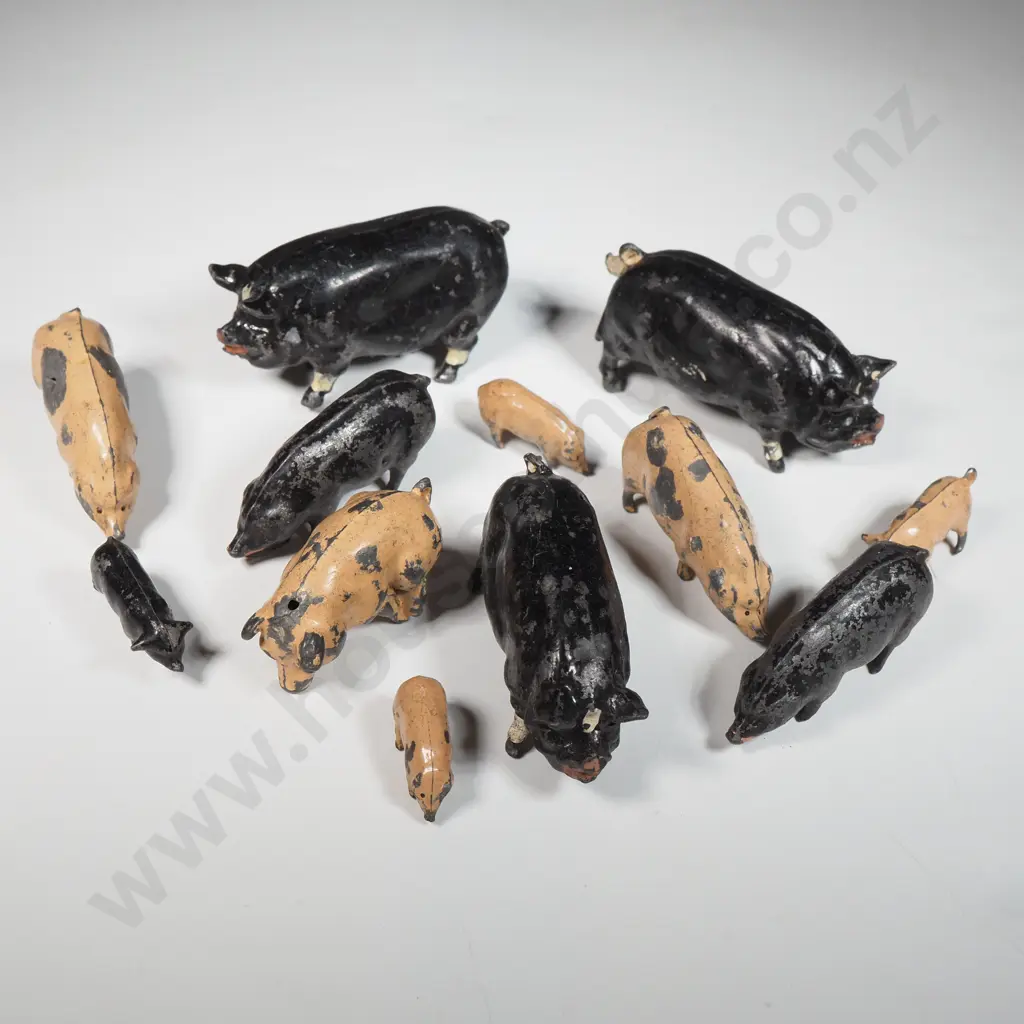 Twelve Britains Vintage Painted Hollow-Cast Lead Farmyard Pigs Image 1++