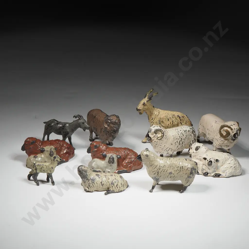 Fifteen Britains Vintage Painted Hollow-Cast Lead Sheep & Goats Image 1++