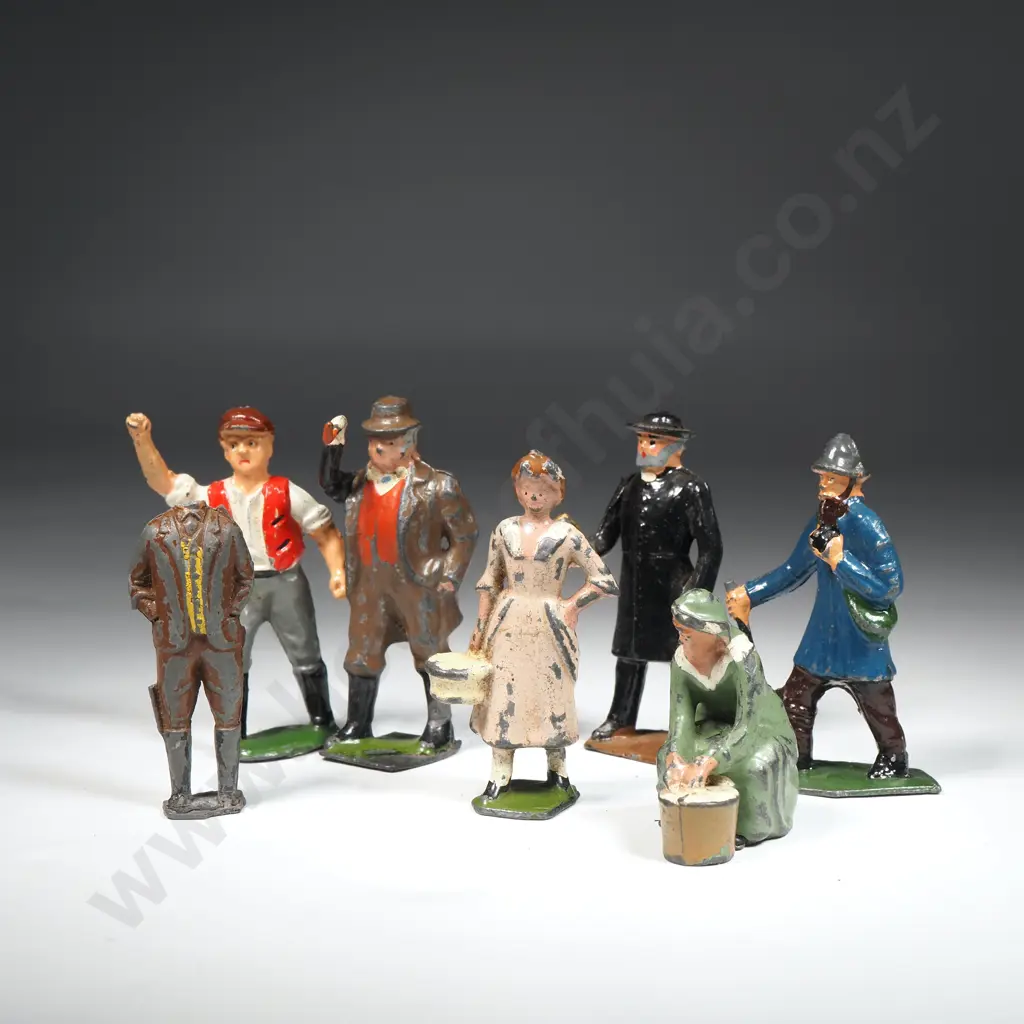 Seven Britains Vintage Painted Hollow-Cast Lead People Image 1++