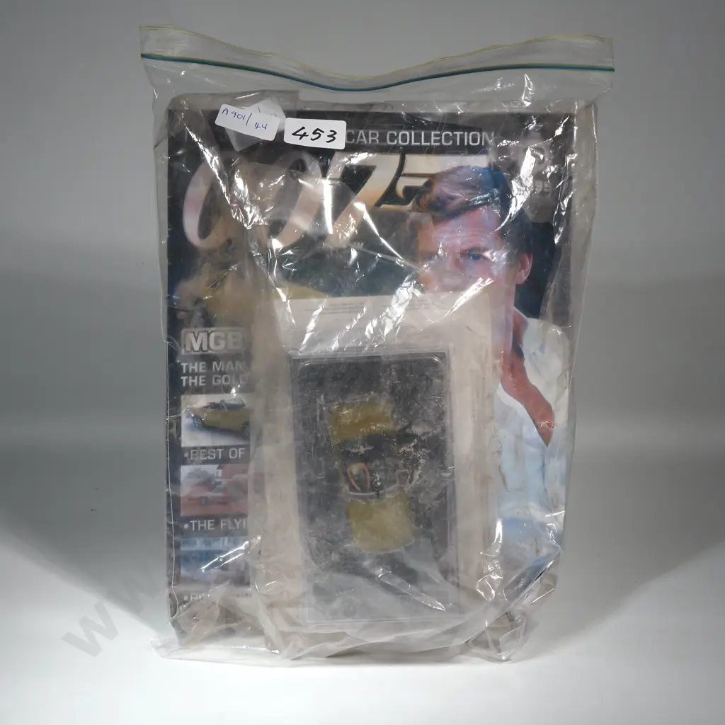 DY19 James Bond Car Collection 1/43 O Scale. MGB The Man With The Golden Gun Image 1++