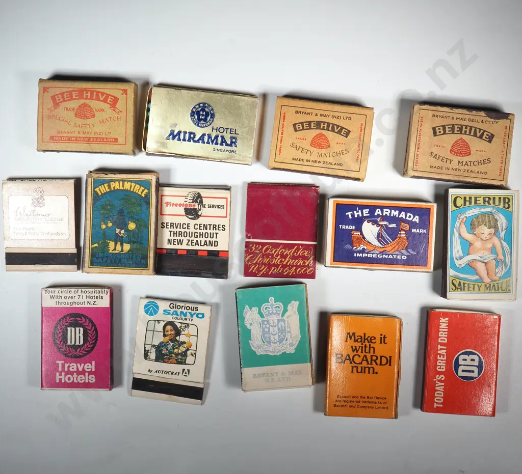Collection Of Fifteen Vintage   Matchboxes Image 1++
