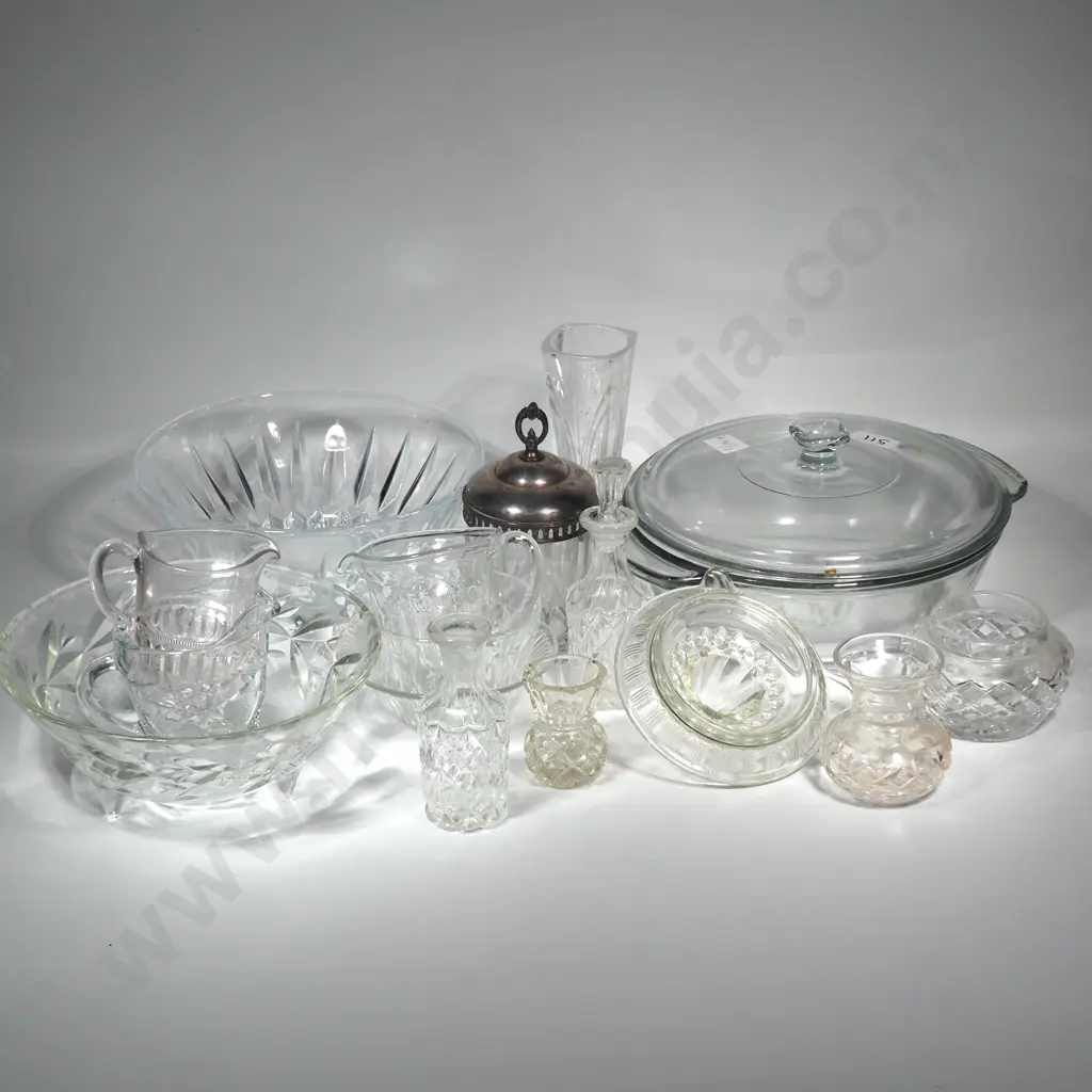 Large Assorted Lot of Glass Items Image 1++