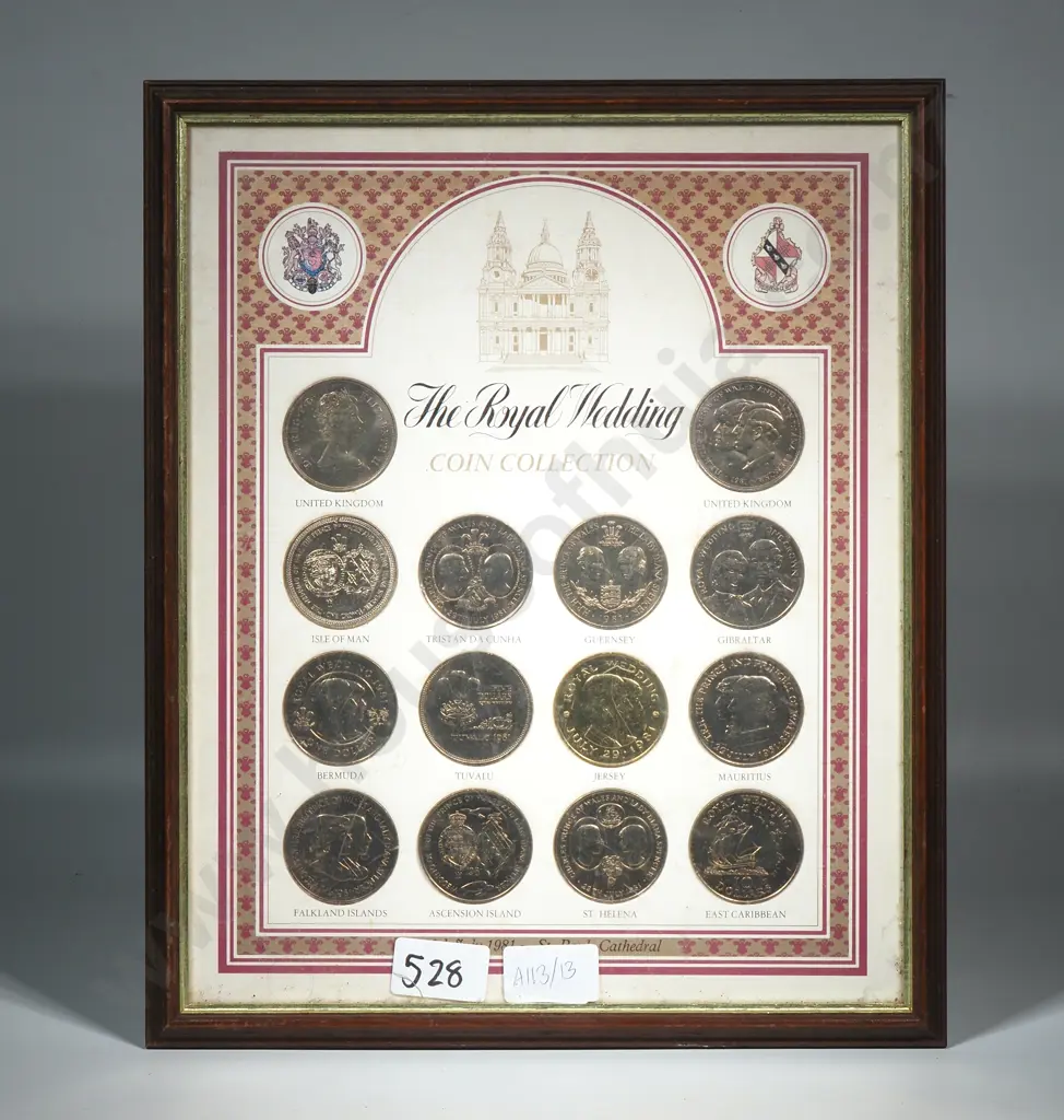 Cased Set of Commemorative Royal Wedding Crowns Image 1++