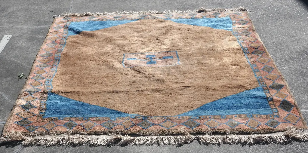 Vintage Woollen Rug W Hand Knotted Large Open Field Of Biege Edged W Blue & w A Geometric Diamond Border Image 1++